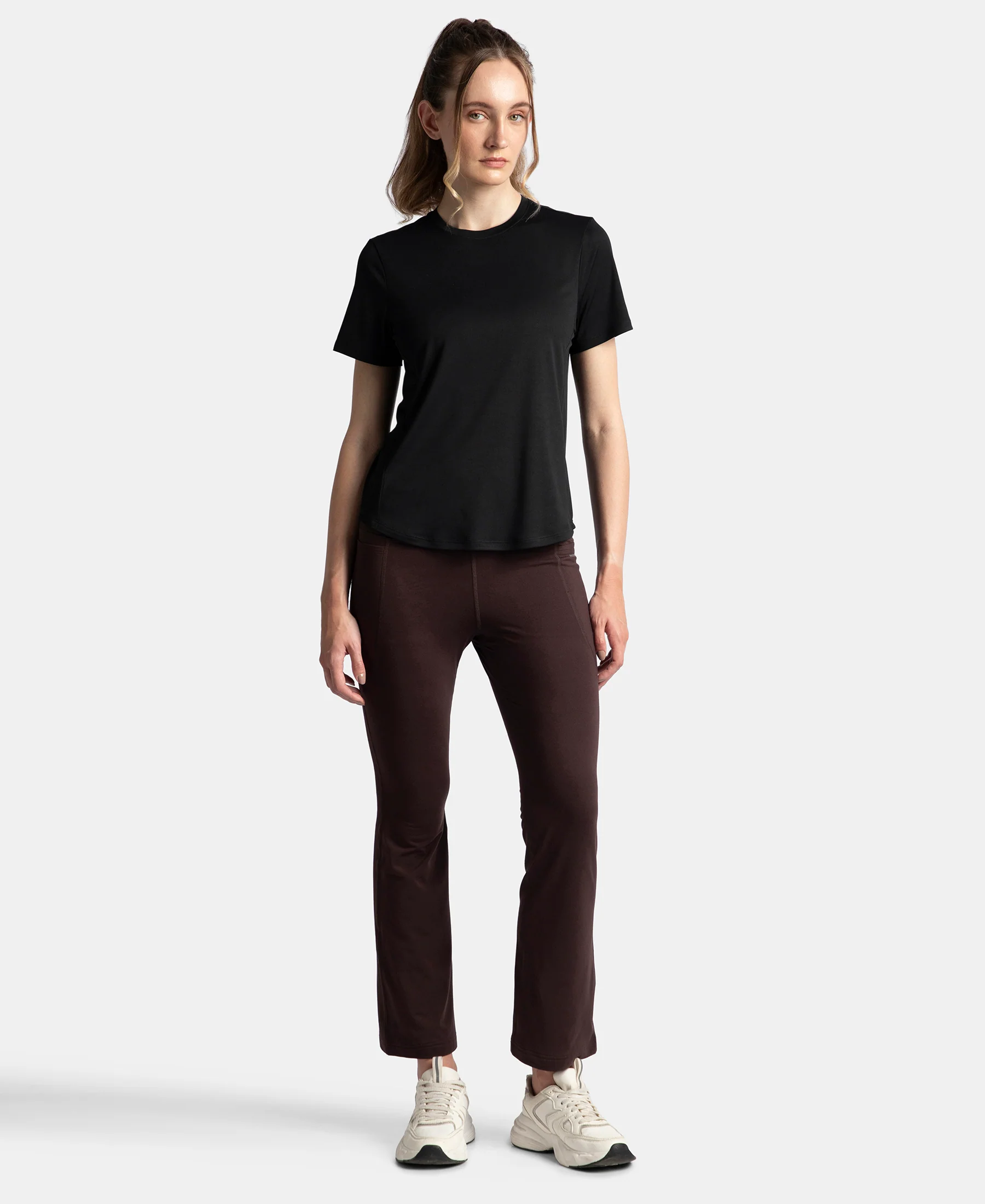 Microfiber Fabric Regular Fit Half Sleeve Breathable Mesh T-Shirt with Curved Hem Styling - Black - Image 4