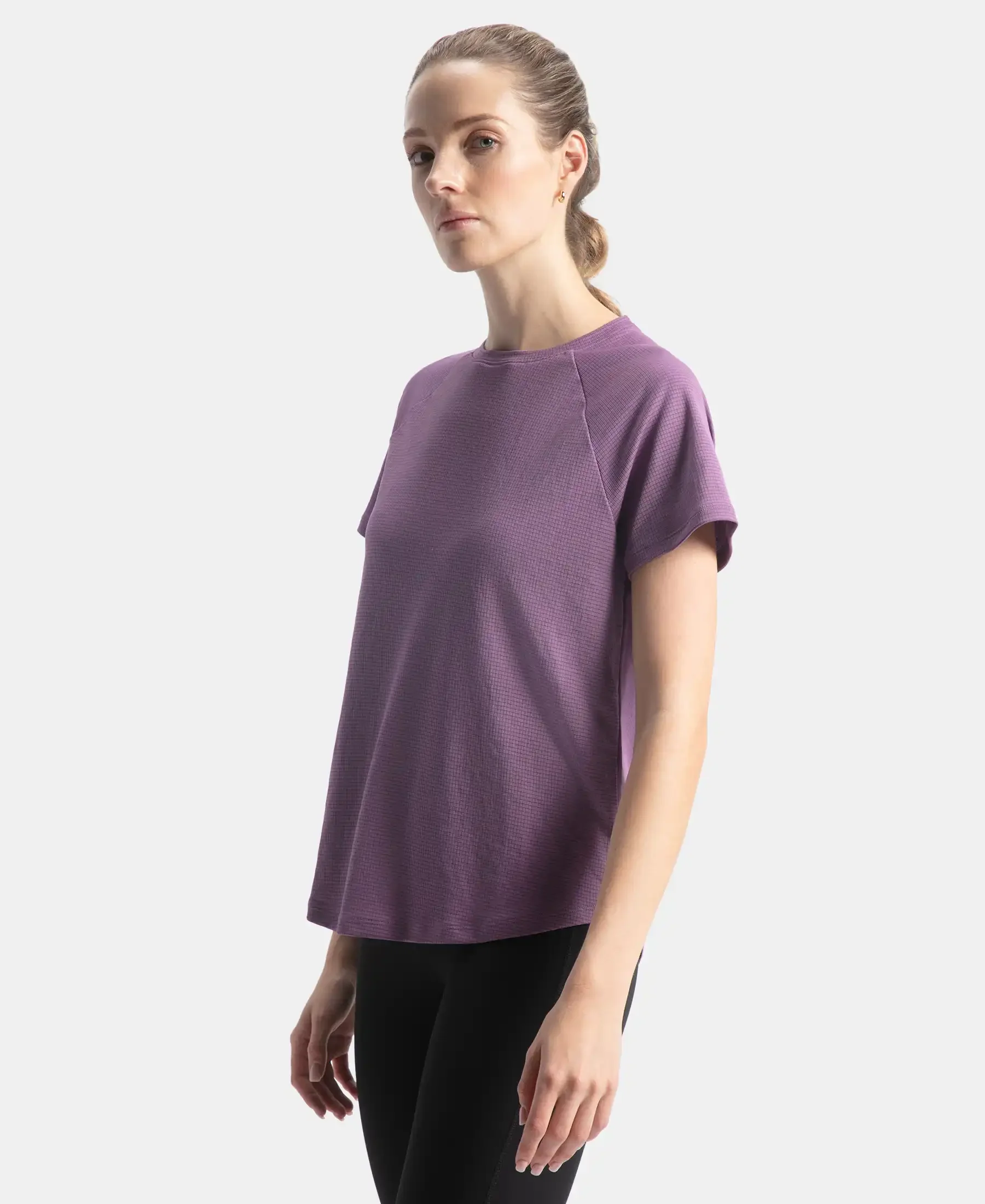 Microfiber Fabric Relaxed Fit Half Sleeve Breathable Mesh T-Shirt - Chinese Violet - Image 2