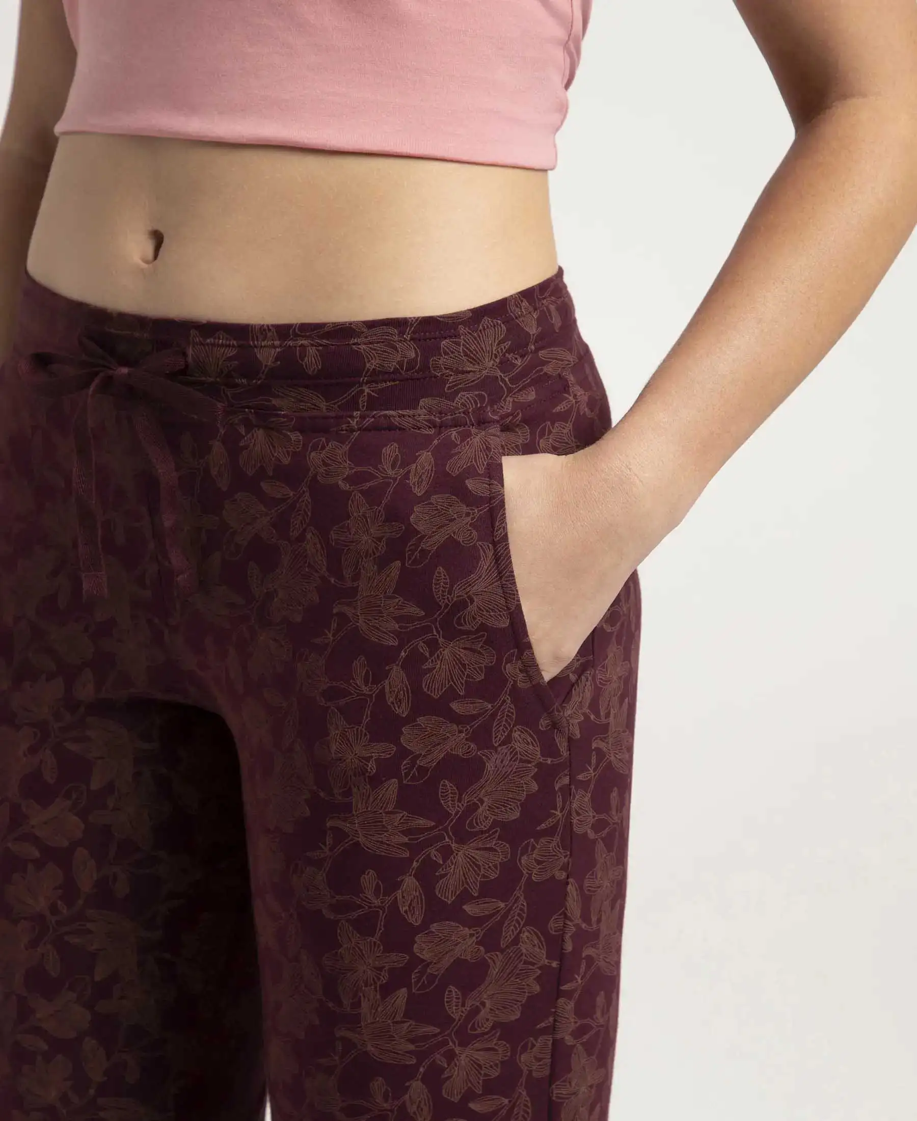 Super Combed Cotton Elastane Stretch Slim Fit Printed Capri with Side Pockets - Wine Tasting Printed - Image 8