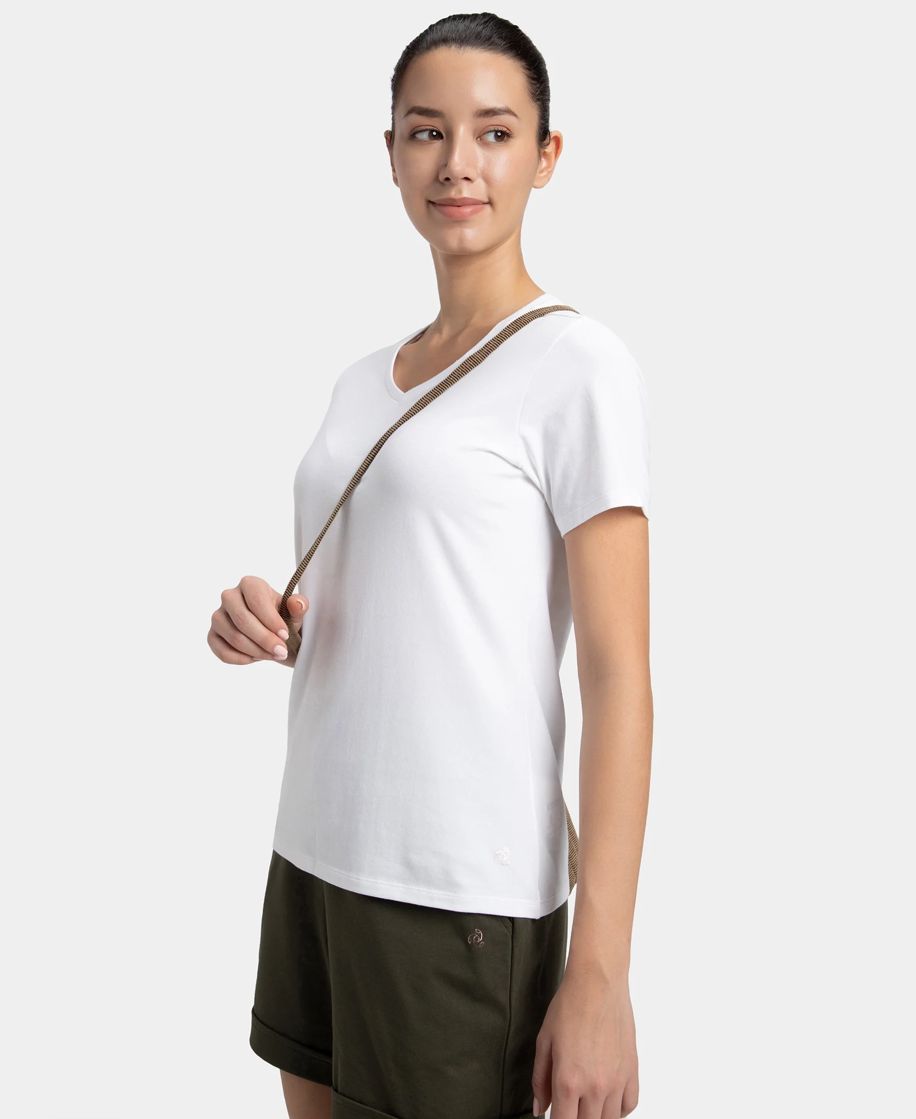 Super Combed Cotton Elastane Stretch Regular Fit Solid V Neck Half Sleeve T-Shirt - White - Image 5