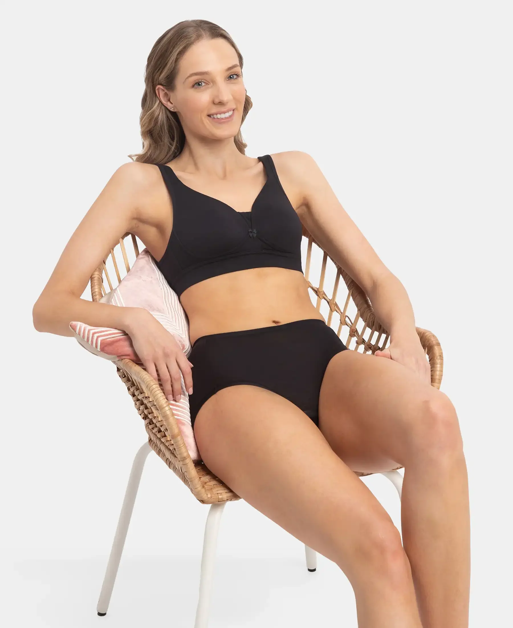 Wirefree Padded Soft Touch Microfiber Elastane Stretch Full Coverage T-Shirt Bra with Longline Styling - Black - Image 5